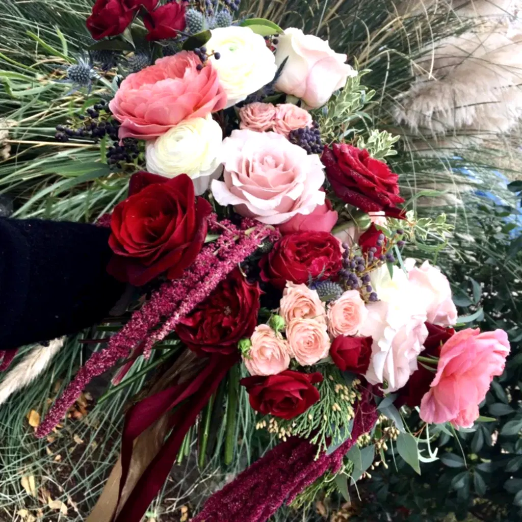 burgundy rose bouquet